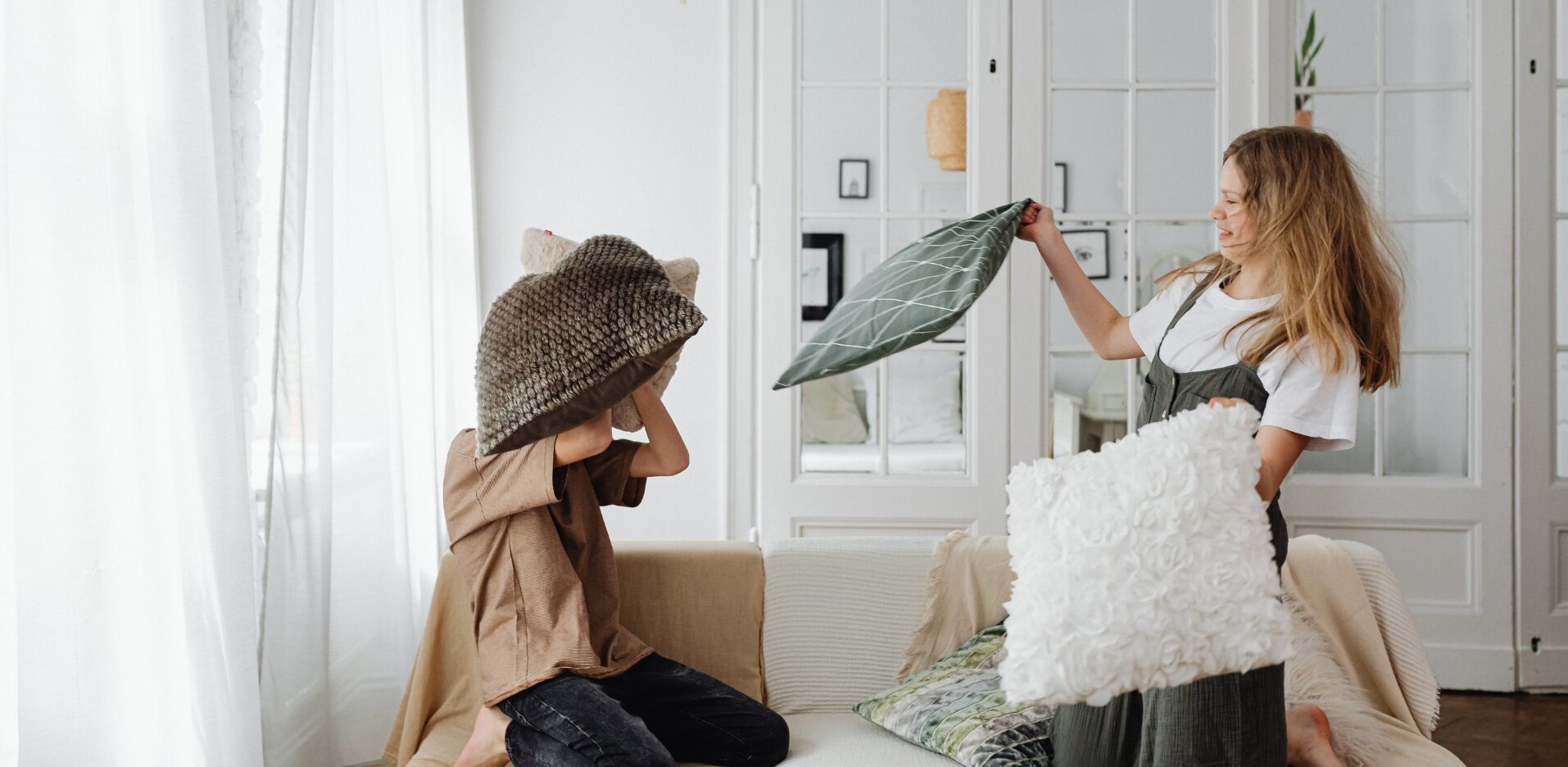Wohnung einrichten nach dem echten Alltag – Familienleben im Wohnzimmer, Funktion vor Optik
